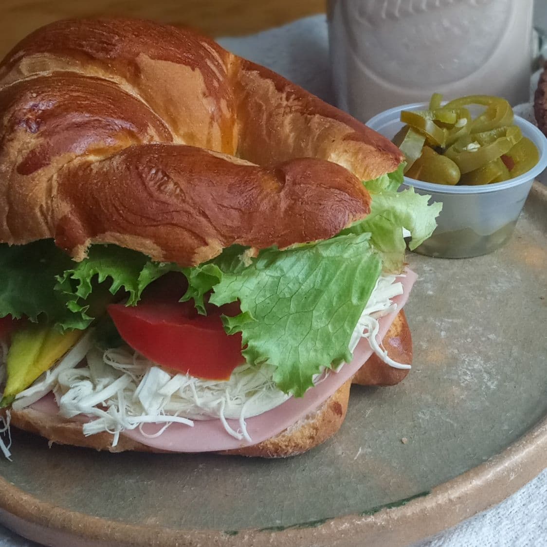 CUERNITO QUESILLLO CON JAMON