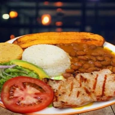 Almuerzo Ejecutivo..