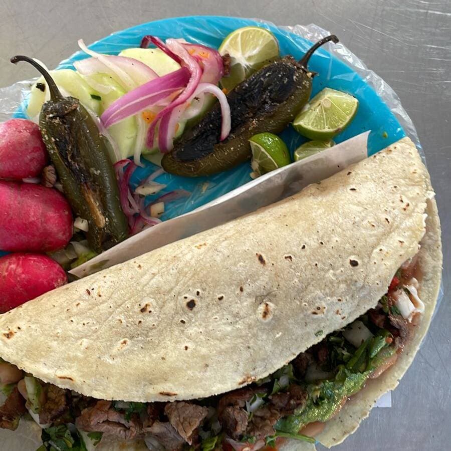 Quesadilla de Maíz con Asada