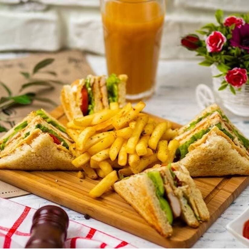 Combo Club Sandwich Green + 2 Jugos