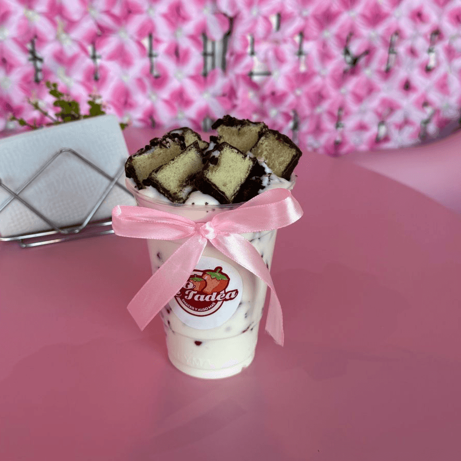 Fresas con Crema Mediana con Gansito