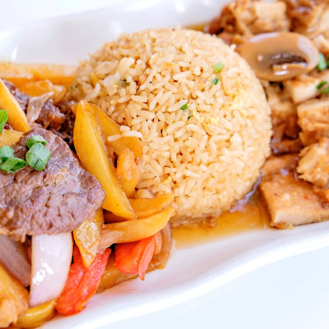 C7 Lomo Saltado, Pollo Chijaukay, Chaufa