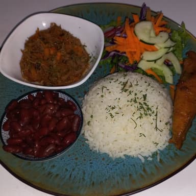 Plato Ejecutivo con Carne Mechada
