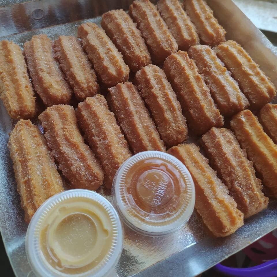20 Minichurros + 2 Salsas (1Oz)
