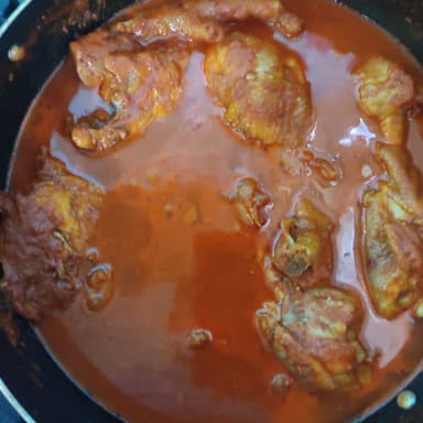 Pollo con Guiso del Día