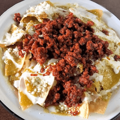 Chilaquiles con Chorizo