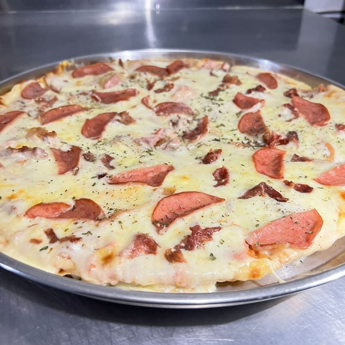 Pizza Familiar 8 porciones salami