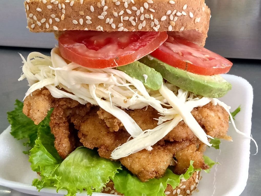 Sandwich de milanesa de pollo