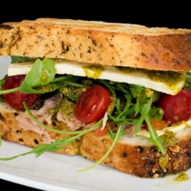 Sándwich de atún