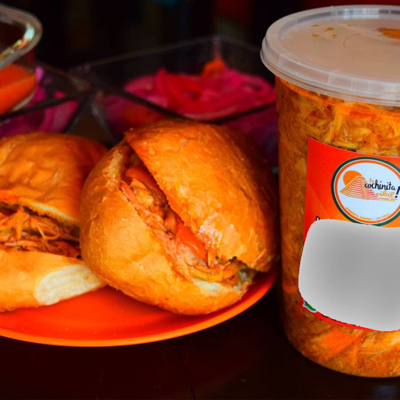 Kilo de Cochinita Pibil + 2 Tortas (Miércoles)