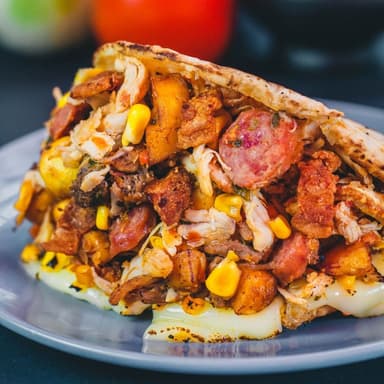 Arepa Paisa Grande + Papas a la Francesa