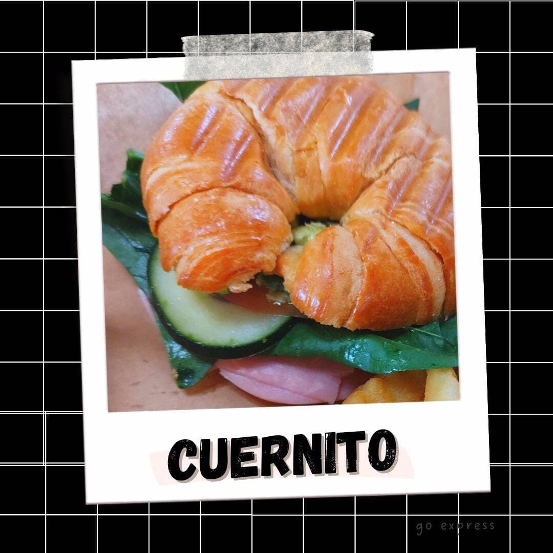 Cuernito con Queso Menonita.