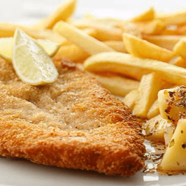 Milanesa de Pollo CON PAPAS A LA FRANCESA
