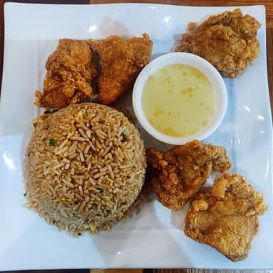 Chaufa Con Chicharron De Pollo