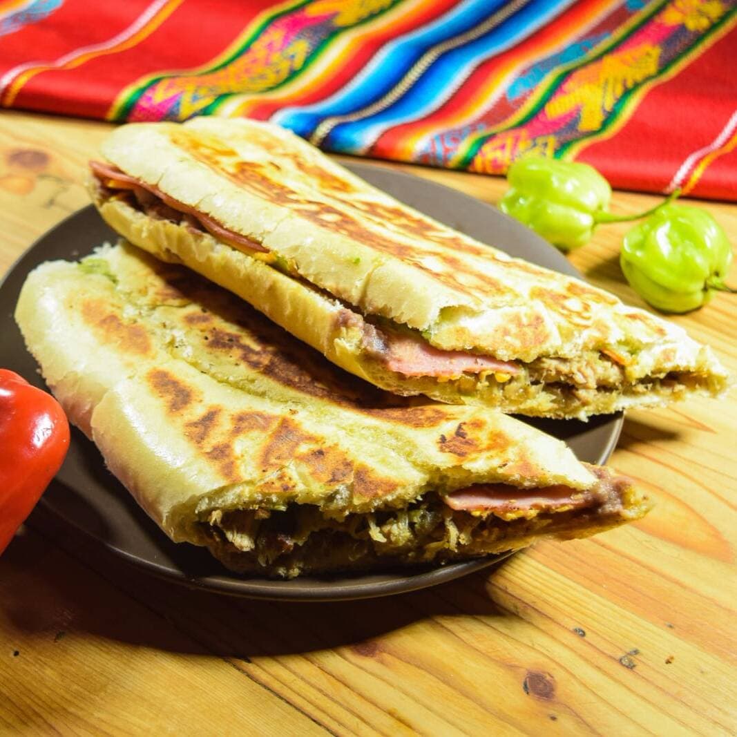 Torta Mexicana con Carne de Res