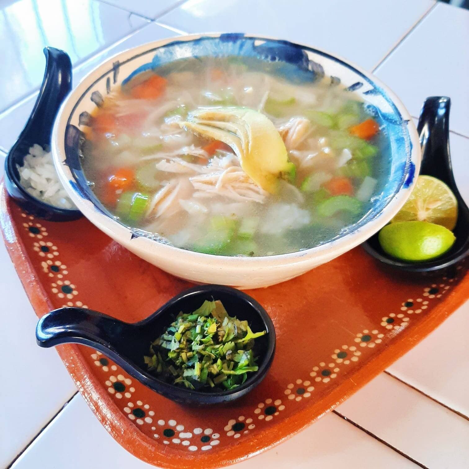 Caldo de Pollo