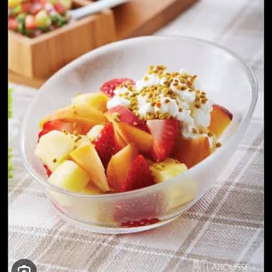 Coctel de Fruta con Yoguth y Granola