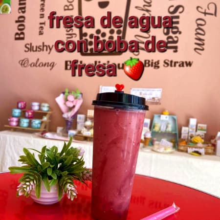 Smoothie de Fresa Natural con Boba de Fresa