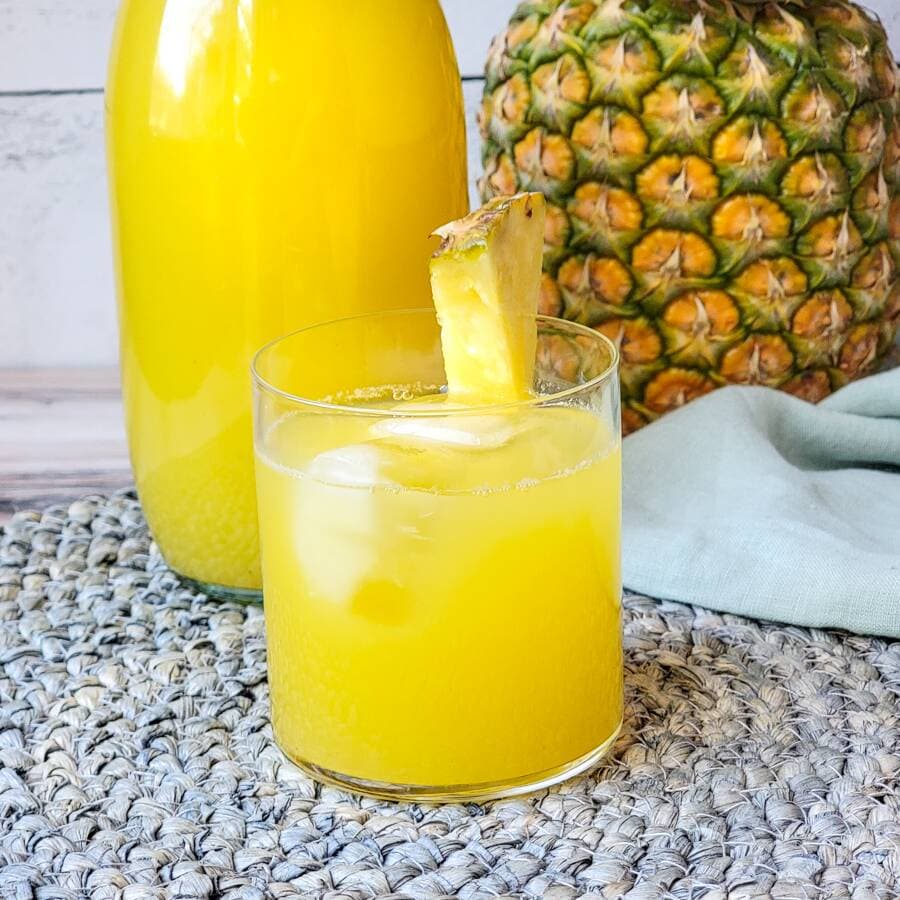 Agua de Piña Un Litro