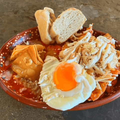 Chilaq Combinados/Jugo de Naranja o Cafe de Olla