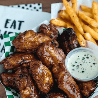 Alitas 6 Pz con Papas a la Francesa