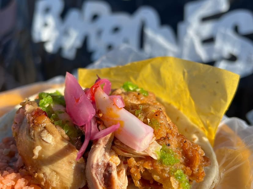 Los Barbones Tacos Varios