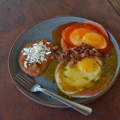 HUEVOS DIVORCIADOS