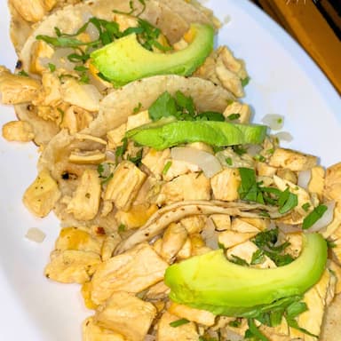 TACOS DE POLLO (ORDEN 4 PZAS)