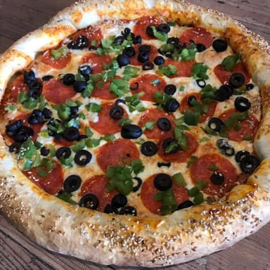 Pizza Familiar con Orilla de Queso