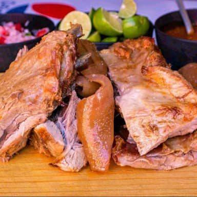 Medio kilo de carnitas