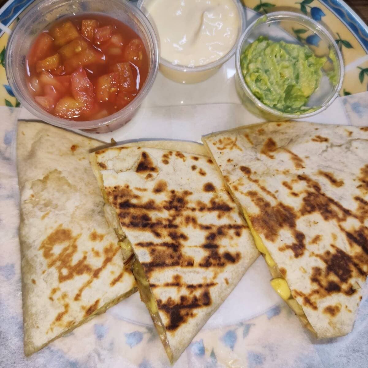 Quesadilla de Pollo + Coca Cola de 355ml