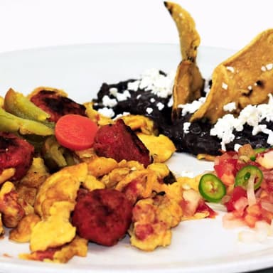 Huevos con Chorizo (Desayuno)