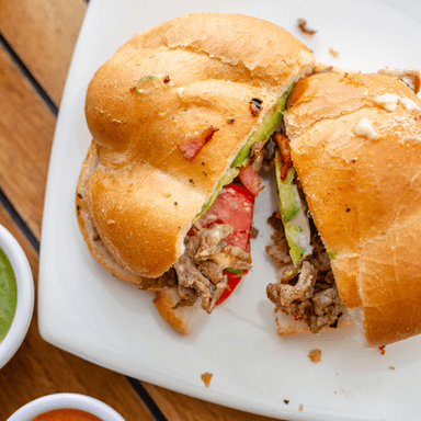 Torta de Arrachera con Queso