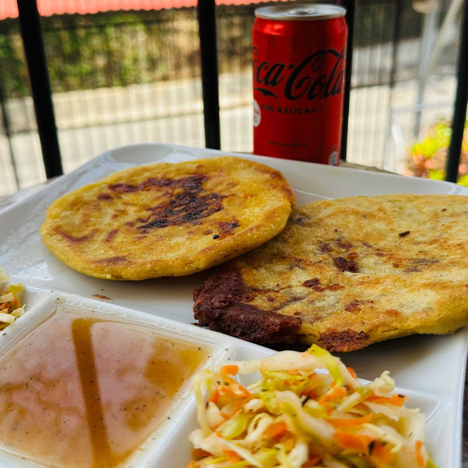 Combo Personal Variado + Coca Cola Sin Azúcar