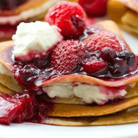 Crepas de Queso y Frutos Rojos