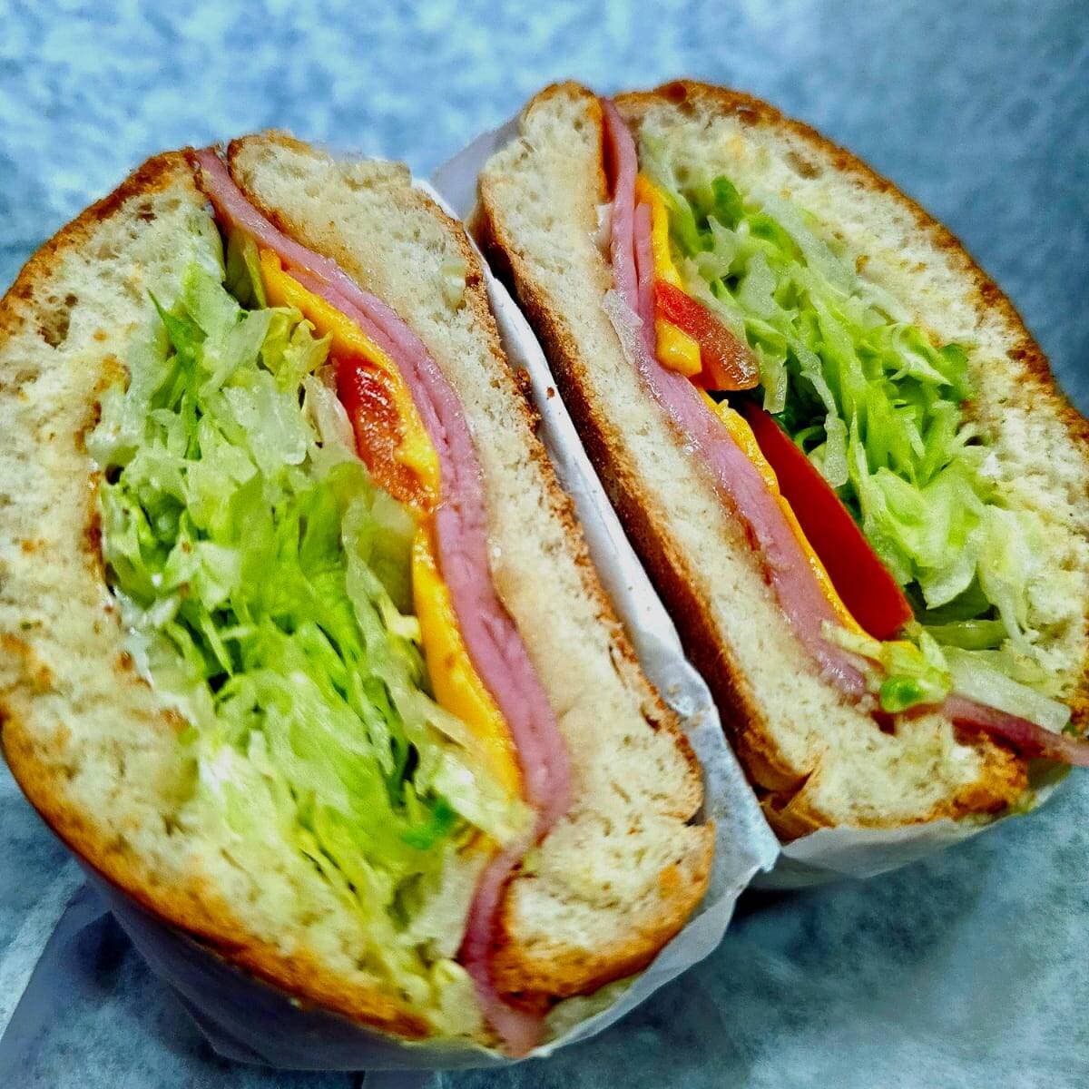 Combo-Torta de Jamón con Queso Amarillo