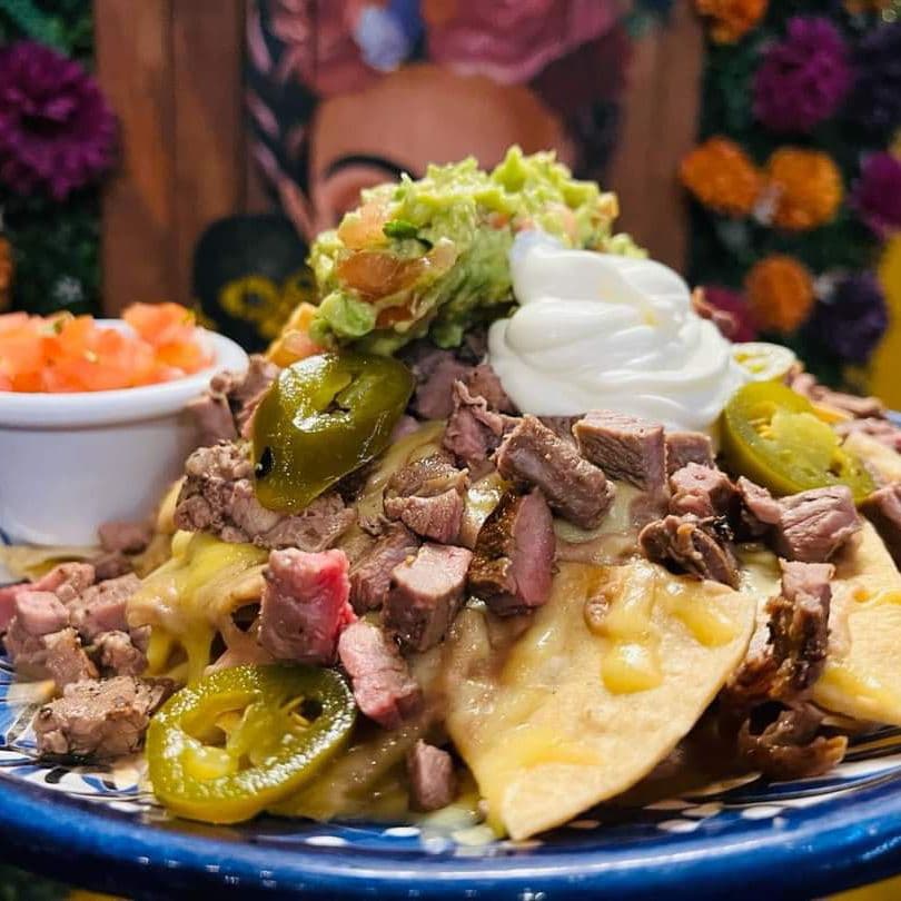 Nachos con Carne Asada