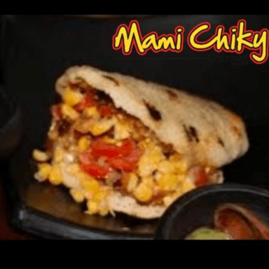 Arepa de Pollo y Carne
