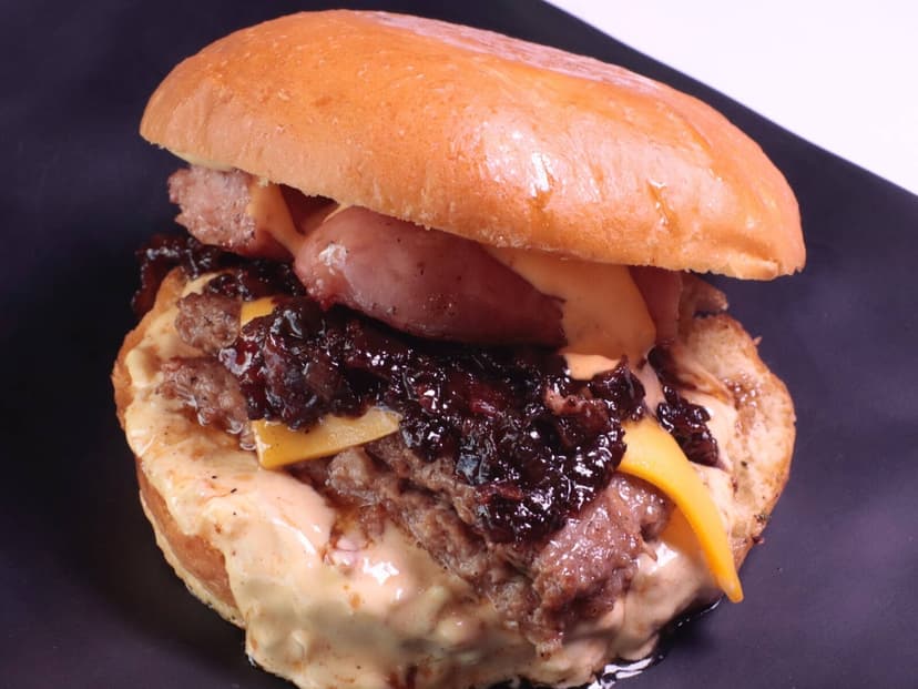 La Mera Burger