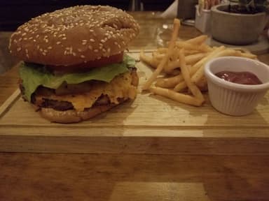 Hamburguesa Tres Quesos