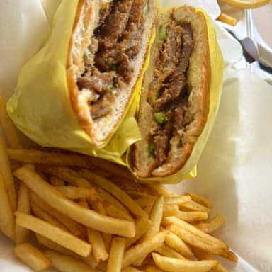 Milanesa de Res con Papas Fritas