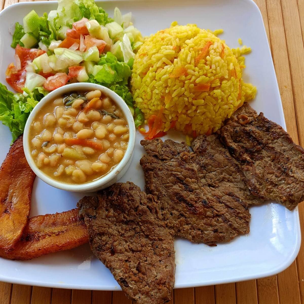 Carne Asada + Sopa + Gaseosa