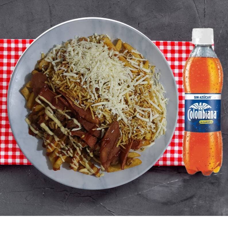 Combo Salchipapa Mixta Especial y Gaseosa 250 Ml