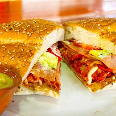 Mega Torta de Longaniza