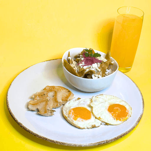 Combo Chilaquiles con Huevos + Pollo
