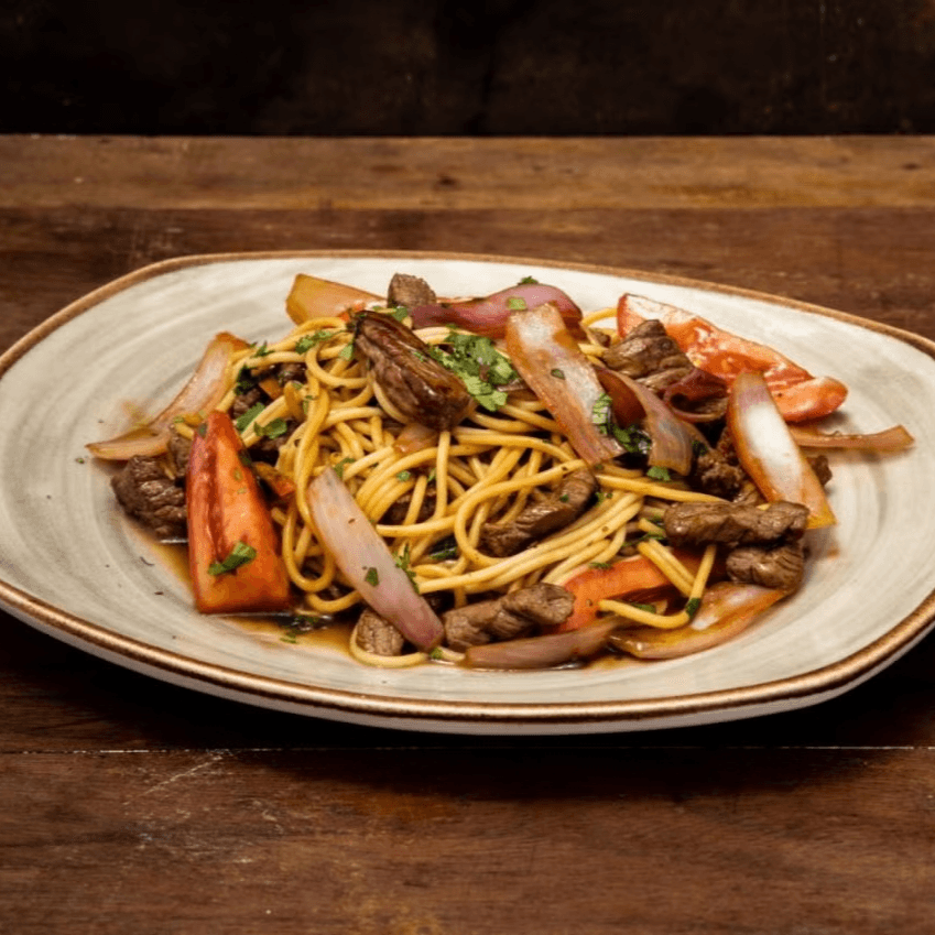 Tallarin Saltado de Carne
