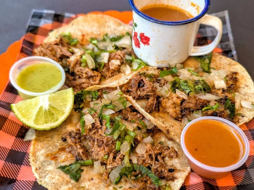 Tacos y Litros Los Carnales
