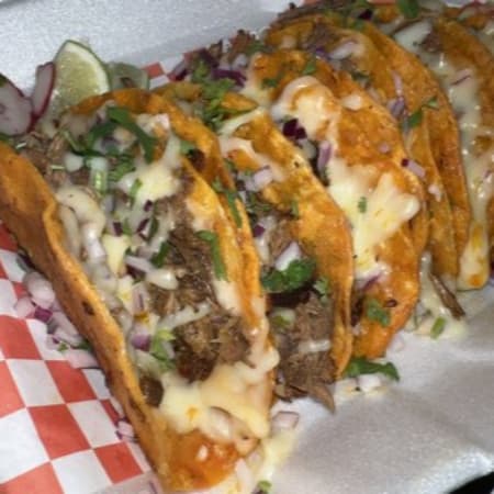 Taco de birria con queso