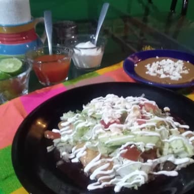 Enchiladas Rojas de Pollo