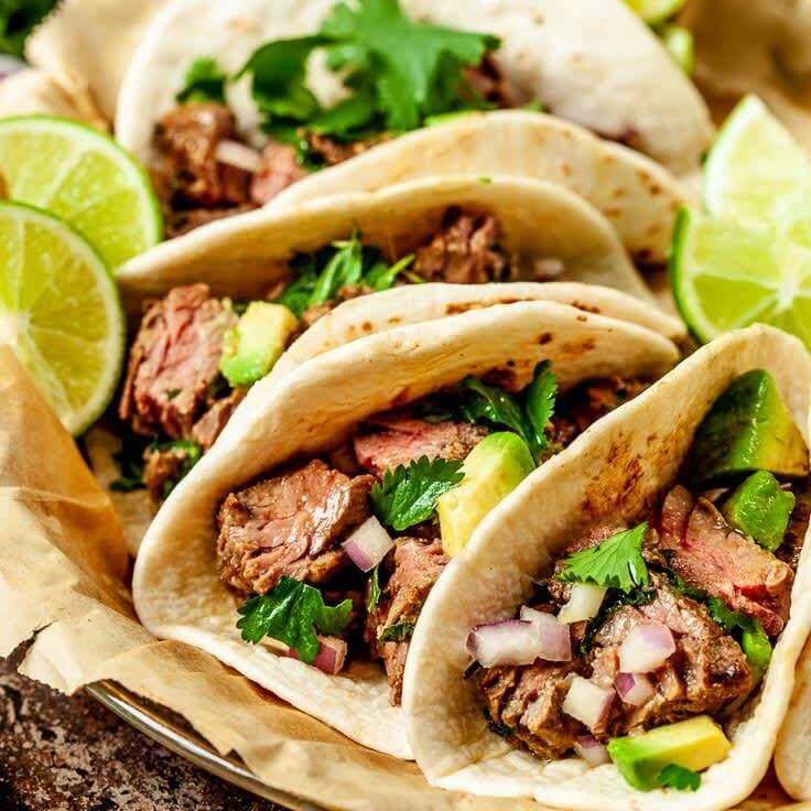 Tacos de Asada con Postre
